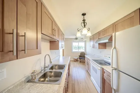 625 West Huntington Commons Road Mount Prospect IL 60056
