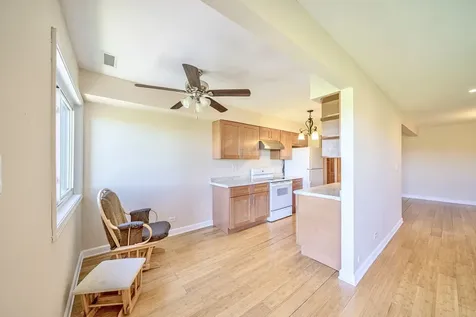 625 West Huntington Commons Road Mount Prospect IL 60056
