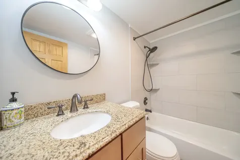 625 West Huntington Commons Road Mount Prospect IL 60056