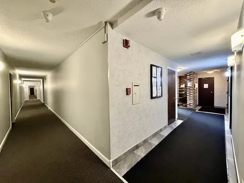 625 West Huntington Commons Road Mount Prospect IL 60056