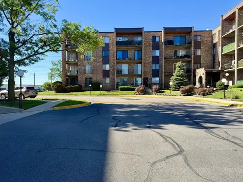 625 West Huntington Commons Road Mount Prospect IL 60056