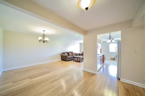 625 West Huntington Commons Road Mount Prospect IL 60056
