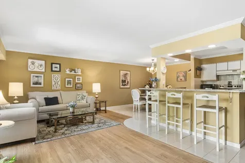 1405 East Central Road Arlington Heights IL 60005