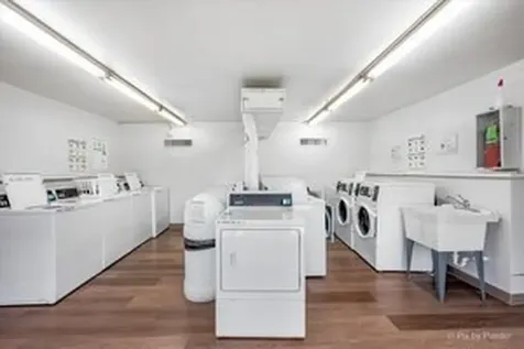 1405 East Central Road Arlington Heights IL 60005