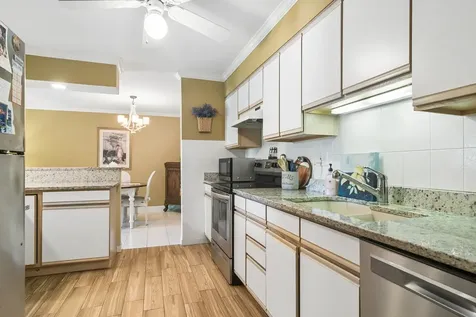 1405 East Central Road Arlington Heights IL 60005