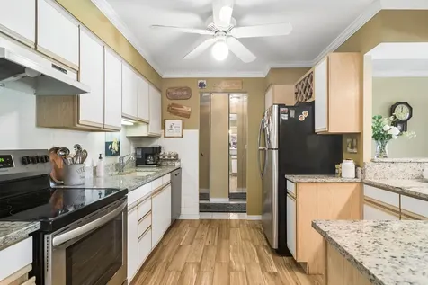 1405 East Central Road Arlington Heights IL 60005