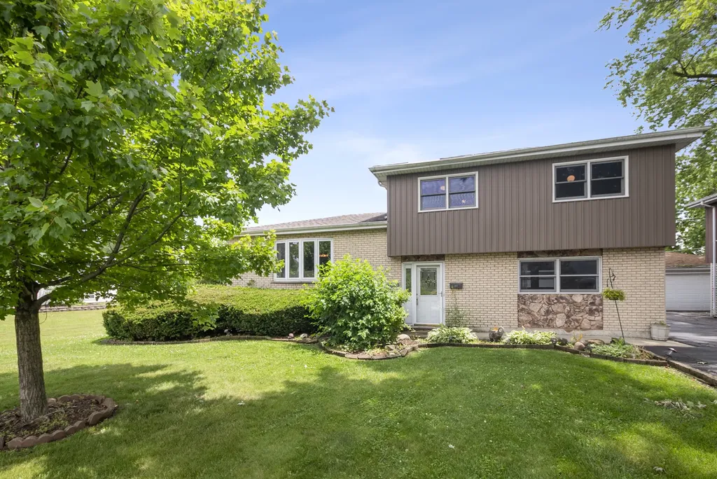 17313 64TH Court Tinley Park IL 60477