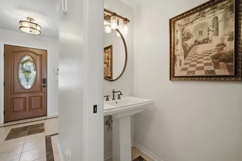566 Yardley Trail Mundelein IL 60060