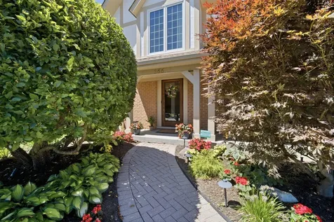 566 Yardley Trail Mundelein IL 60060
