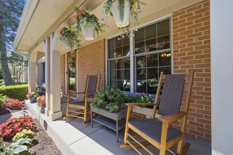 566 Yardley Trail Mundelein IL 60060