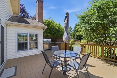 566 Yardley Trail Mundelein IL 60060
