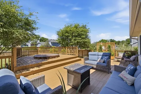 566 Yardley Trail Mundelein IL 60060