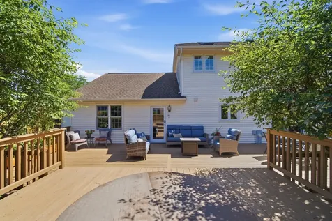 566 Yardley Trail Mundelein IL 60060