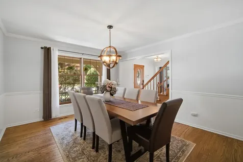 566 Yardley Trail Mundelein IL 60060