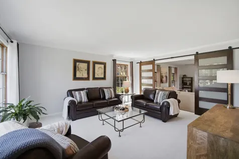 566 Yardley Trail Mundelein IL 60060