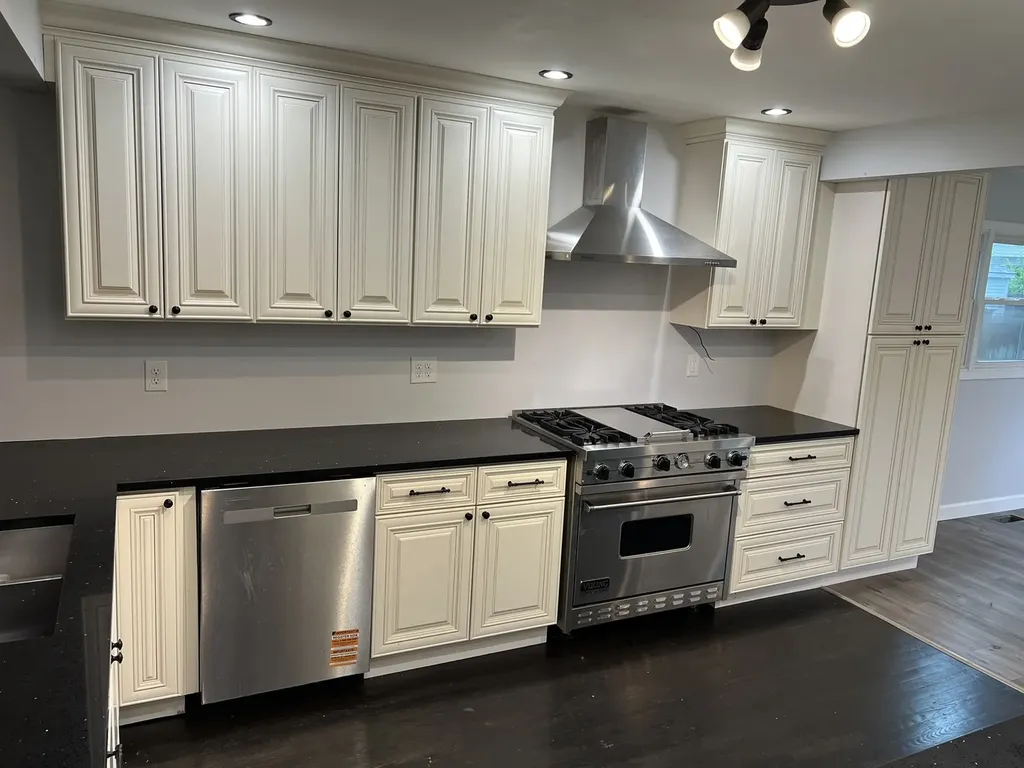 17 North Iowa Avenue Addison IL 60101