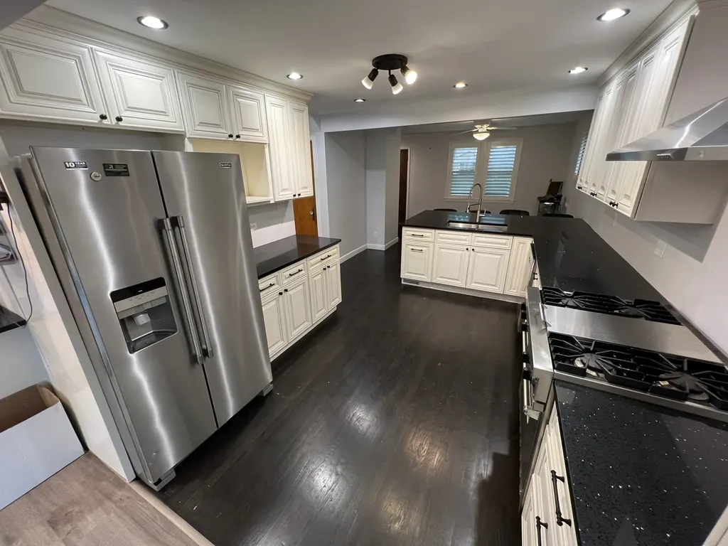 17 North Iowa Avenue Addison IL 60101