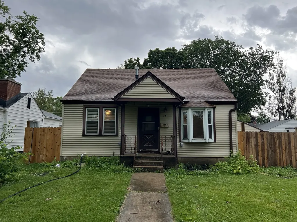 17 North Iowa Avenue Addison IL 60101