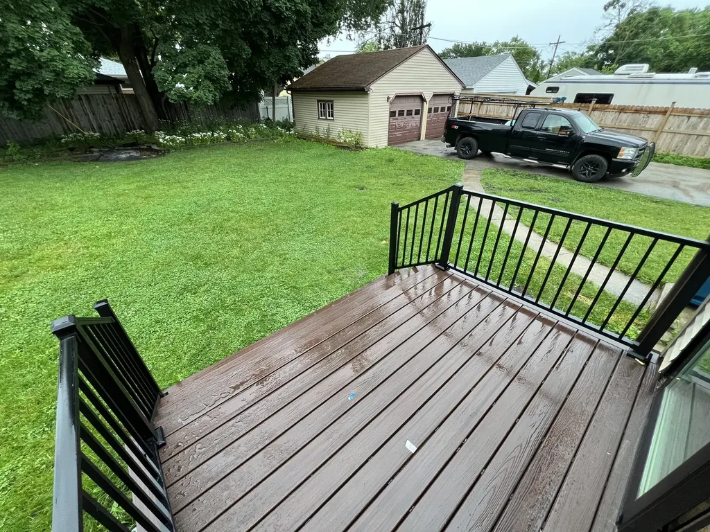 17 North Iowa Avenue Addison IL 60101