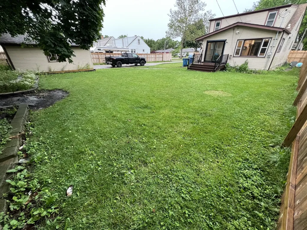 17 North Iowa Avenue Addison IL 60101