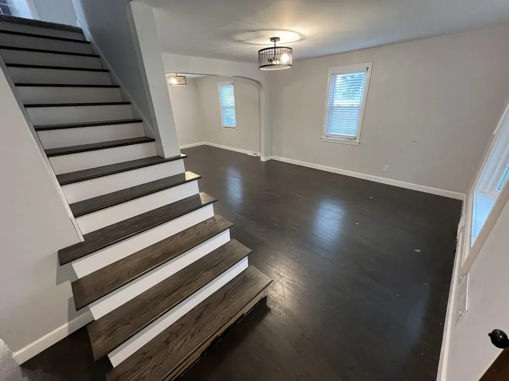 17 North Iowa Avenue Addison IL 60101
