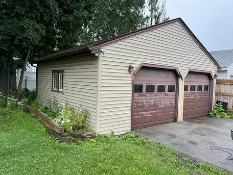 17 North Iowa Avenue Addison IL 60101