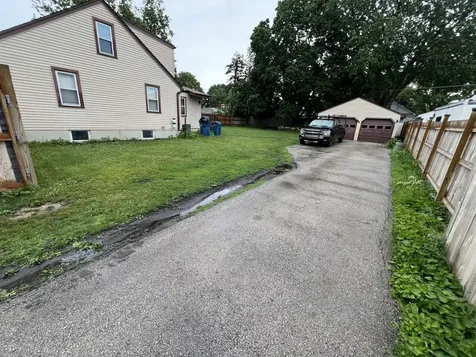17 North Iowa Avenue Addison IL 60101