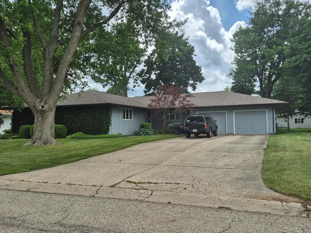 627 Shadycrest Drive Kewanee IL 61443