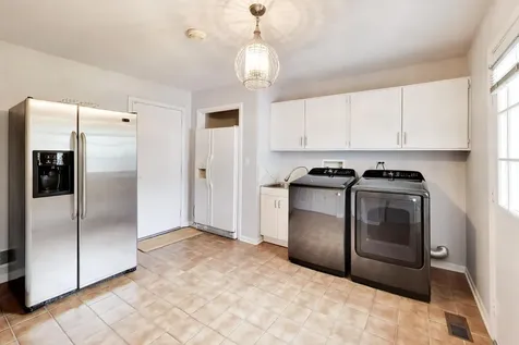 4225 Terri Lyn Lane Northbrook IL 60062