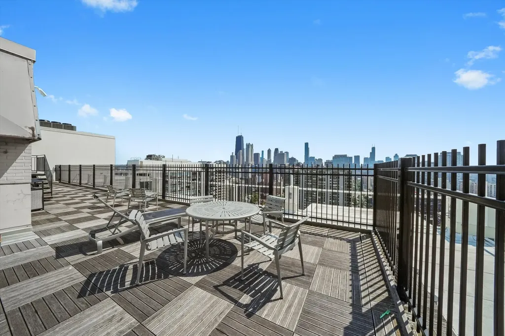 1460 North Sandburg Terrace Chicago IL 60610