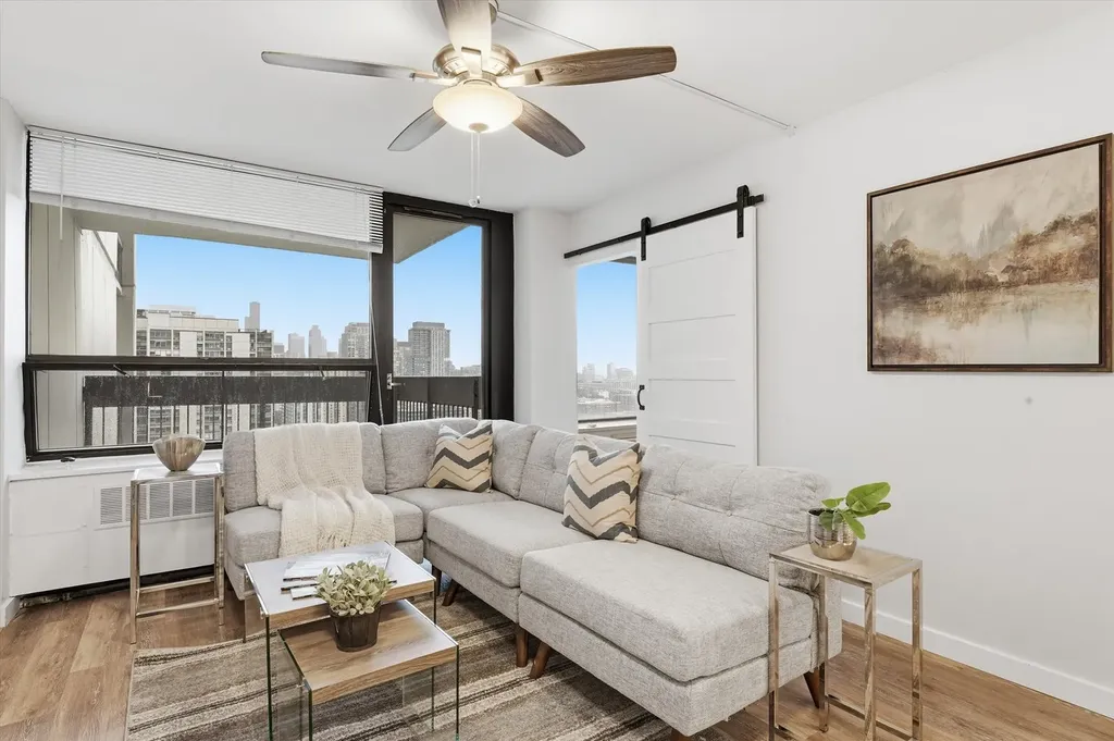 1460 North Sandburg Terrace Chicago IL 60610