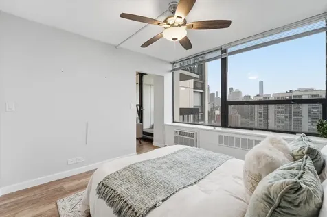 1460 North Sandburg Terrace Chicago IL 60610