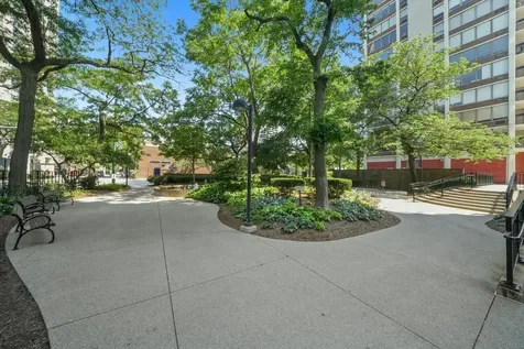 1460 North Sandburg Terrace Chicago IL 60610