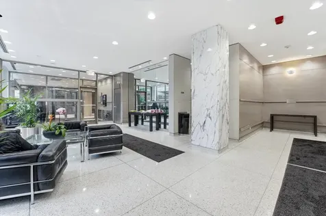 1460 North Sandburg Terrace Chicago IL 60610