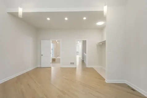 6505 South Woodlawn Avenue Chicago IL 60637