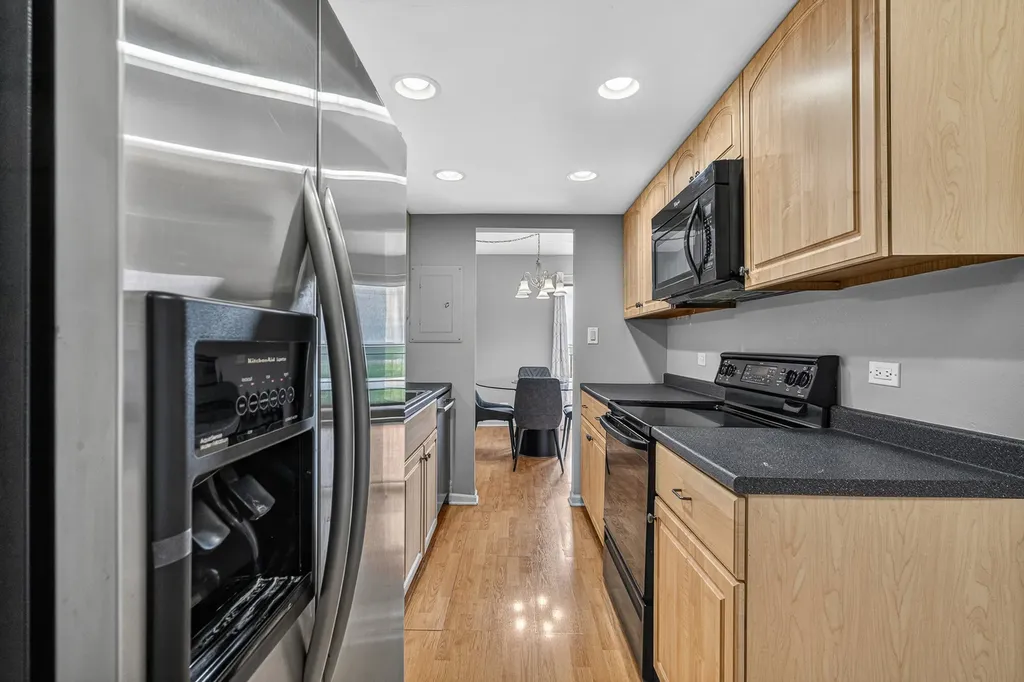 6340 Americana Drive Willowbrook IL 60527