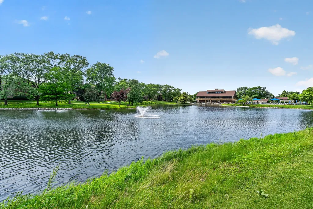6340 Americana Drive Willowbrook IL 60527