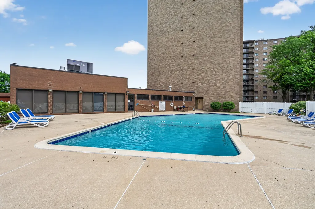 6340 Americana Drive Willowbrook IL 60527