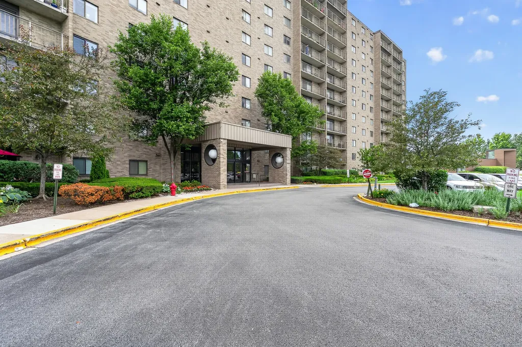 6340 Americana Drive Willowbrook IL 60527