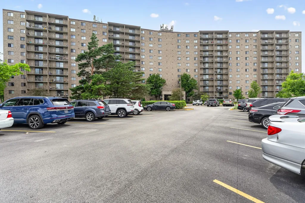 6340 Americana Drive Willowbrook IL 60527