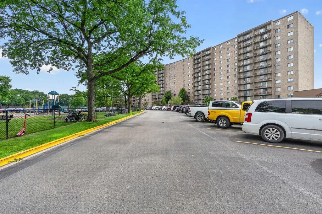 6340 Americana Drive Willowbrook IL 60527