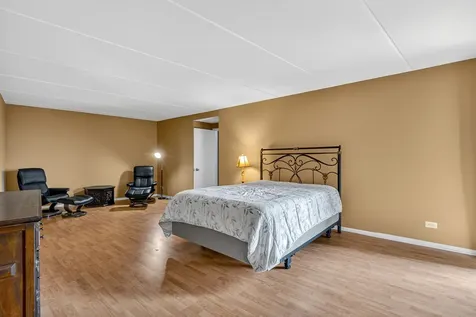 6340 Americana Drive Willowbrook IL 60527
