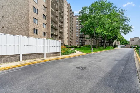 6340 Americana Drive Willowbrook IL 60527