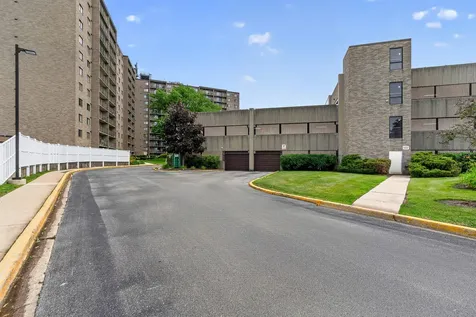 6340 Americana Drive Willowbrook IL 60527