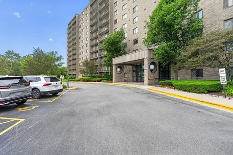 6340 Americana Drive Willowbrook IL 60527