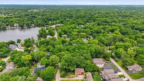 24011 North Valley Road Lake Zurich IL 60047