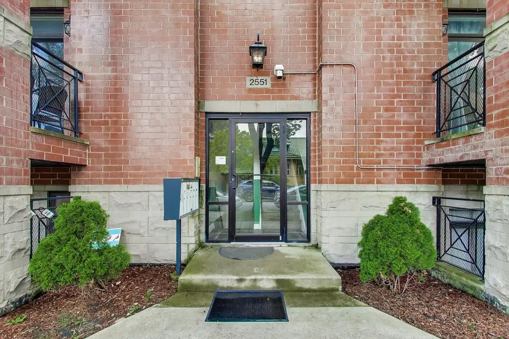2551 West Arthur Avenue Chicago IL 60645