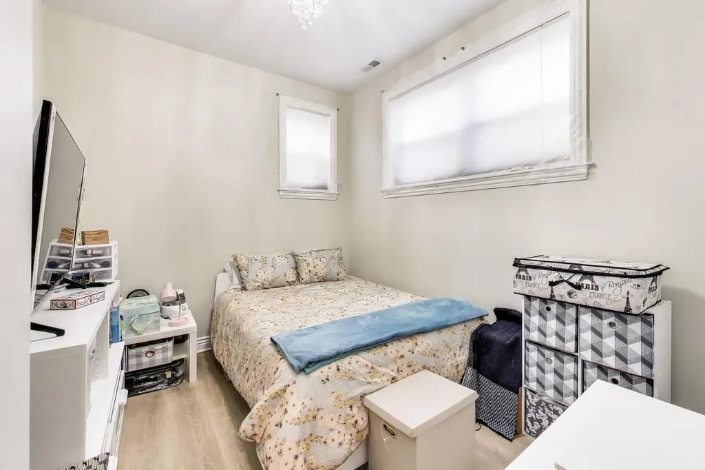 2551 West Arthur Avenue Chicago IL 60645