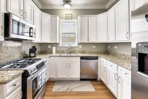 2551 West Arthur Avenue Chicago IL 60645