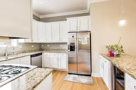 2551 West Arthur Avenue Chicago IL 60645